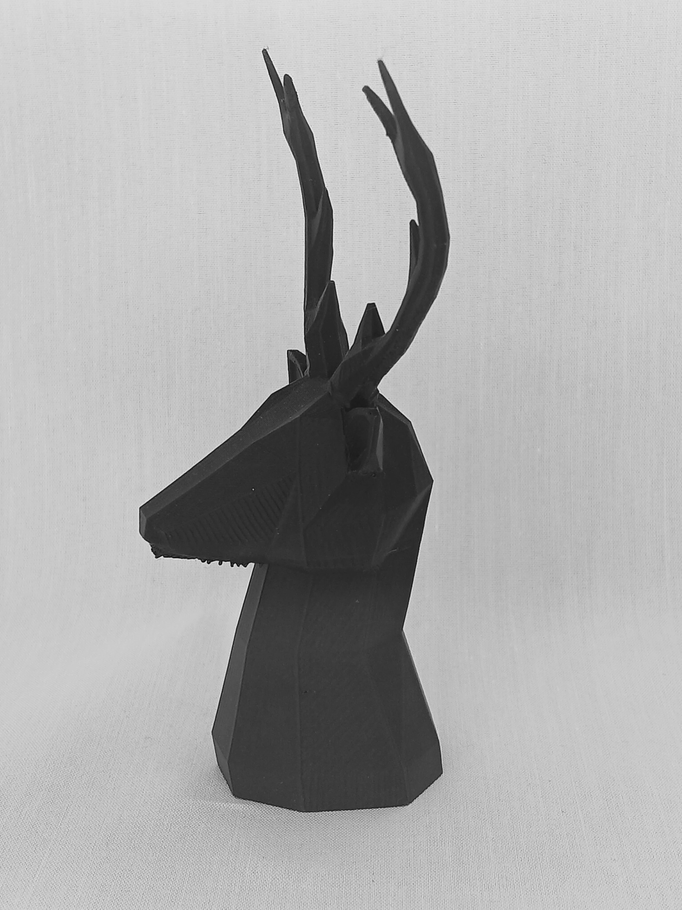 Low-Poly Deer Head